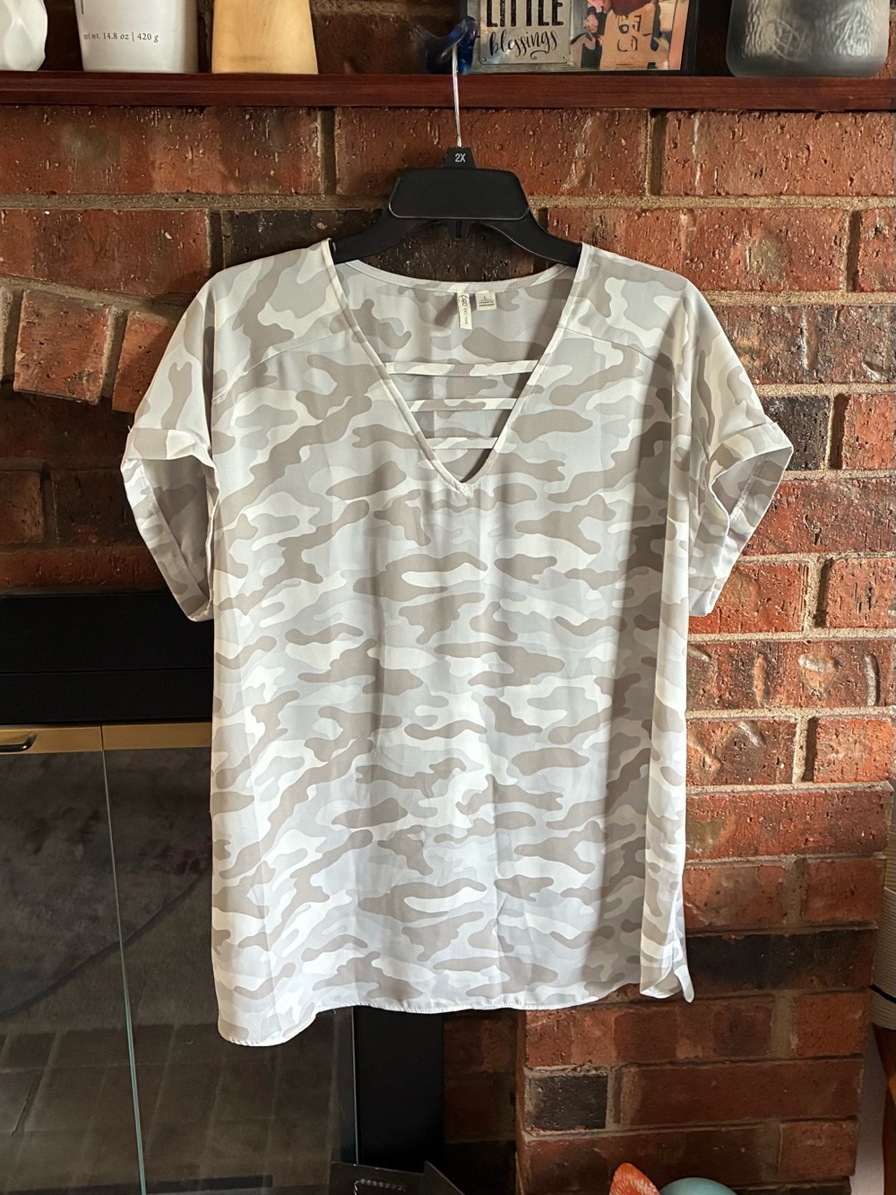 Cato Light Gray Camo V-Neck Short Sleeve Top with Strappy Detail